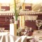 Tischschmuck mit Calla in lilafarbener Umgebung